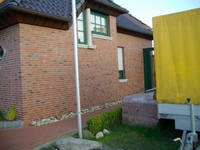 Sichtbetonsäule mit Fensteranschlag und Fensterbänken