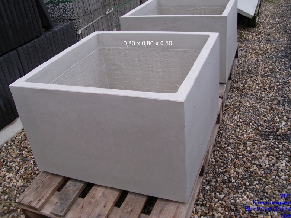 Sichtbetonkübel grau glatt