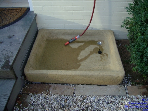 Hundepfoten-Waschbecken mit Abfluss / Sandsteinnachbildung