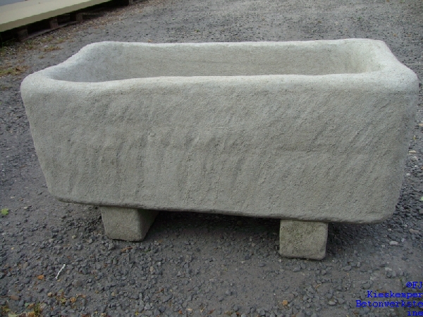 Blumentrog mit Sockel