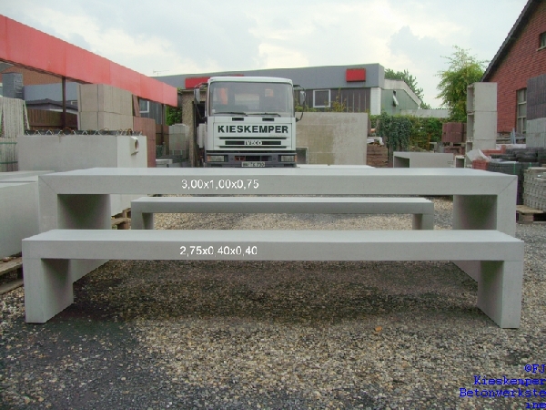 Sichtbetontisch / Sichtbetonbännke