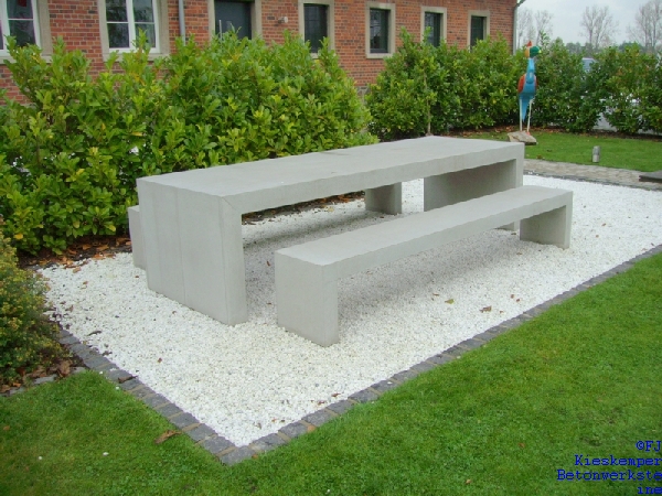 Sichtbetontisch / Sichtbetonbännke