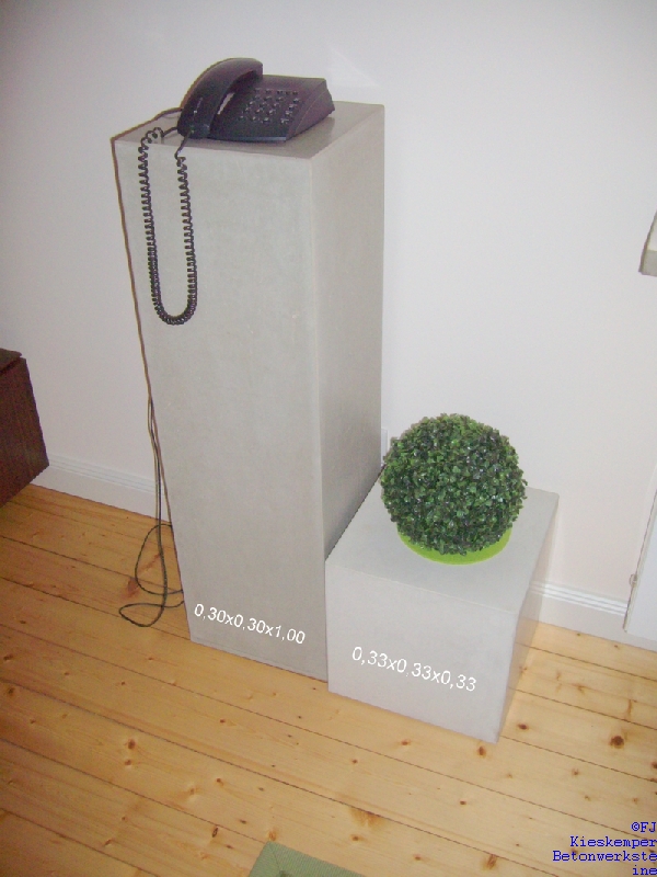 Sichtbetonsäule / Würfel