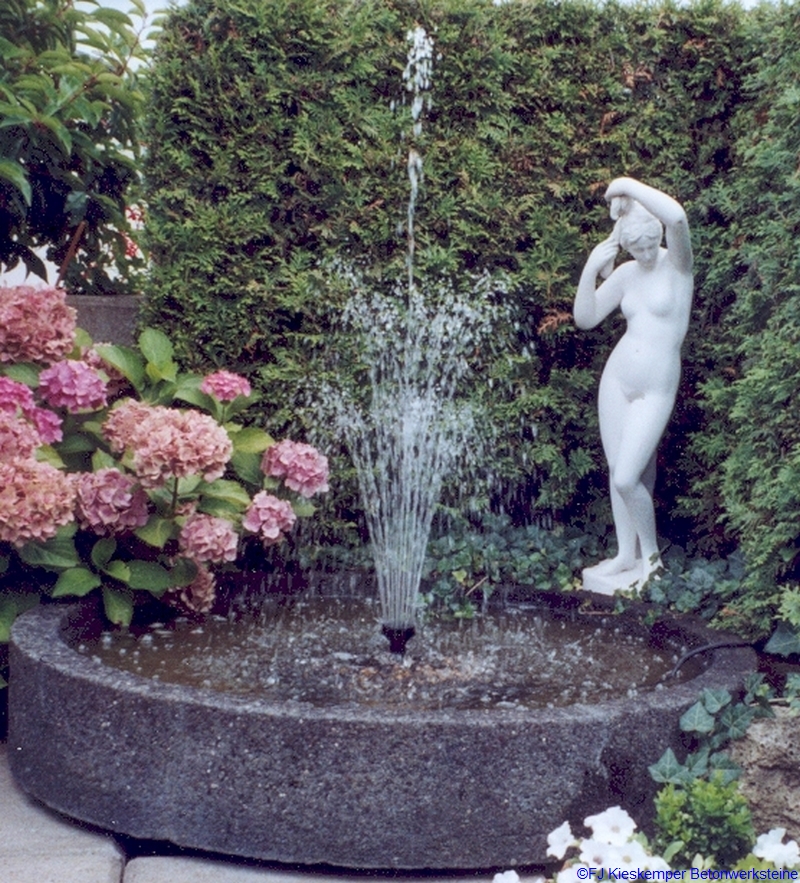Schalenbrunnen mit Vulkandüse
