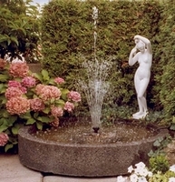 Schalenbrunnen mit Vulkandüse
