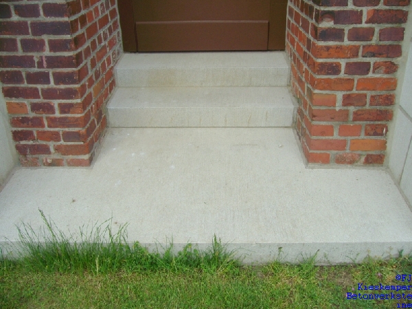 Eingangsstufen scharriert